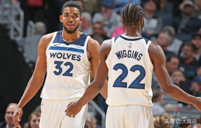 詹姆斯关键时刻稳住全队（关键时刻詹姆斯力挽狂澜稳住球队）