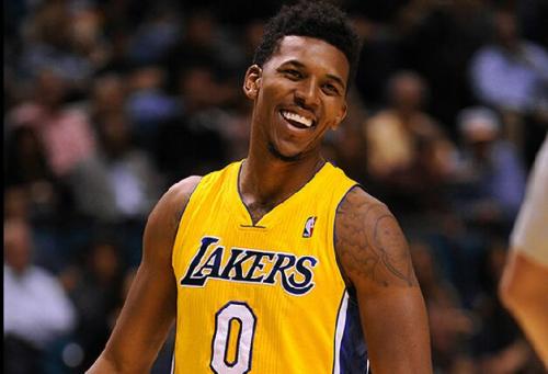 贝纳蒂亚：阿坎吉帮助我们引进了帕瓦尔，国米起初要价2000万（贝纳蒂亚称阿坎吉助力帕瓦尔加盟，国米最初索价2000万）