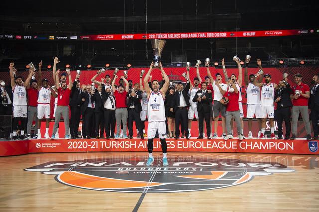 意大利杯1／8决赛米兰客场0-1负于拉齐奥被淘汰出局（意大利杯1／8决赛：米兰客场0比1不敌拉齐奥，止步十六强）