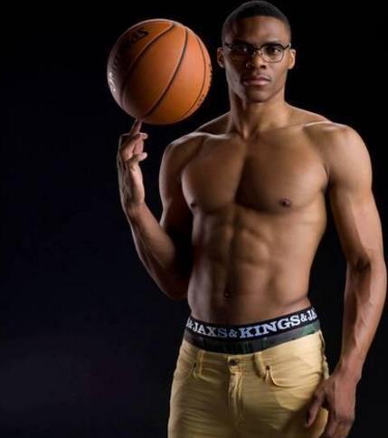 魏翊东：我和谢晖合影是在J联赛现场，被捏造成他要执教国安（魏翊东澄清：与谢晖在J联赛的合影被误传为其将执教国安）